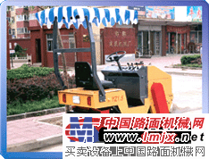路維雙鋼輪壓路機(jī) 整機(jī)圖集 (6)