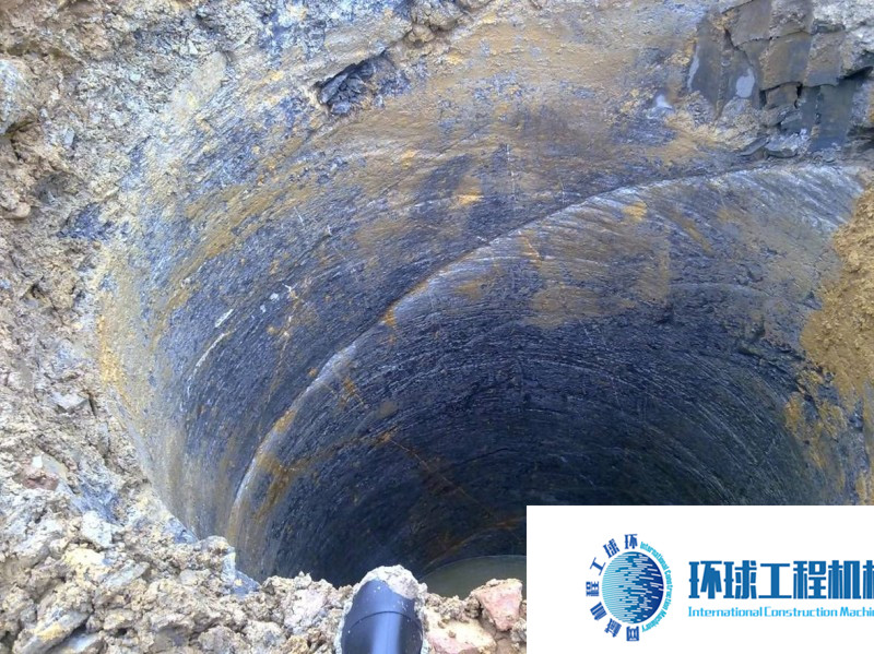 寶峨BG40旋挖鉆機現(xiàn)場施工 (3)